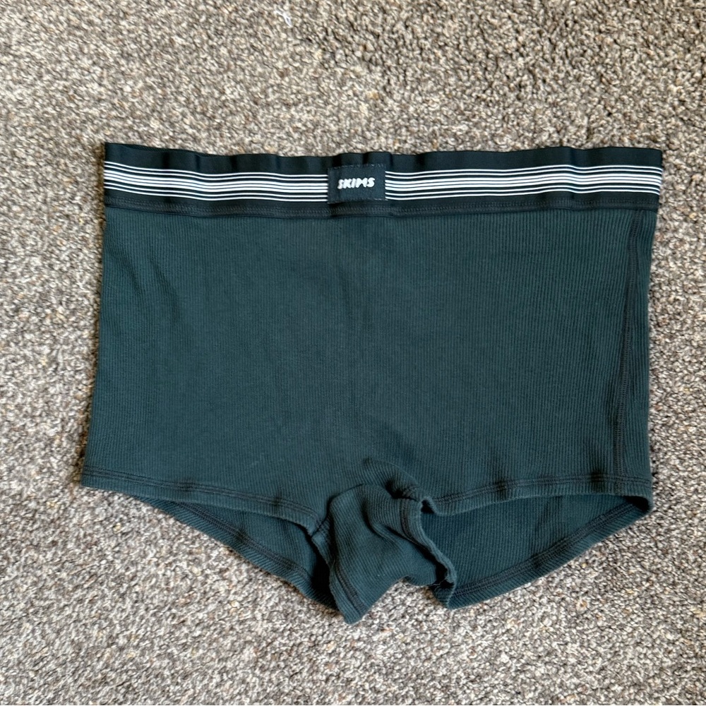 Skims women's boxers size small